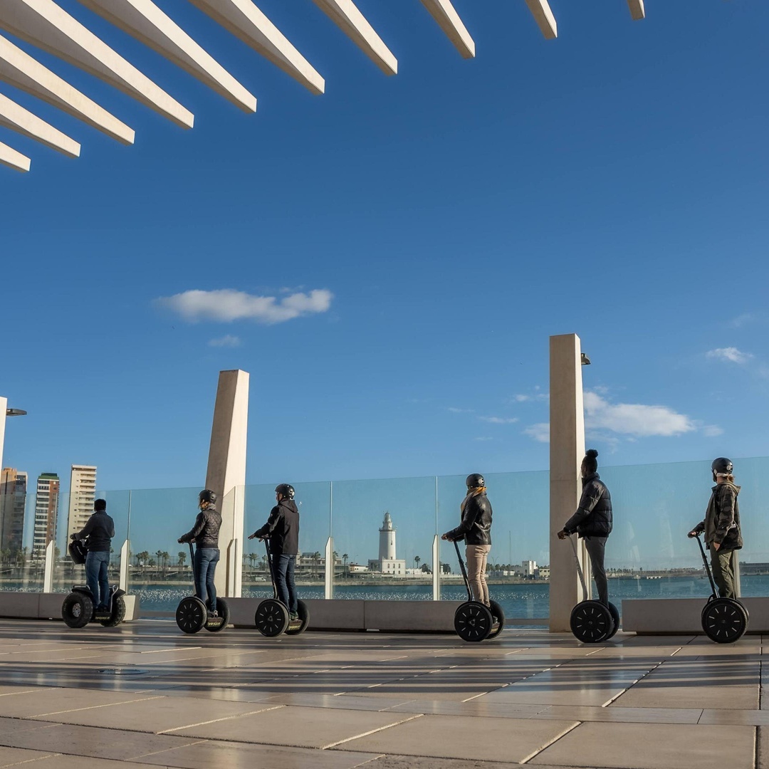 Tour por la ciudad de Málaga Tour panorámico en Segway de 1 hora en Málaga
