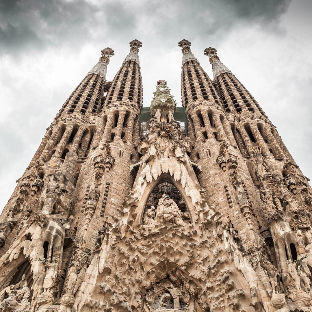 Barcelona: Visita guiada a la Sagrada Familia con acceso preferente en Barcelona