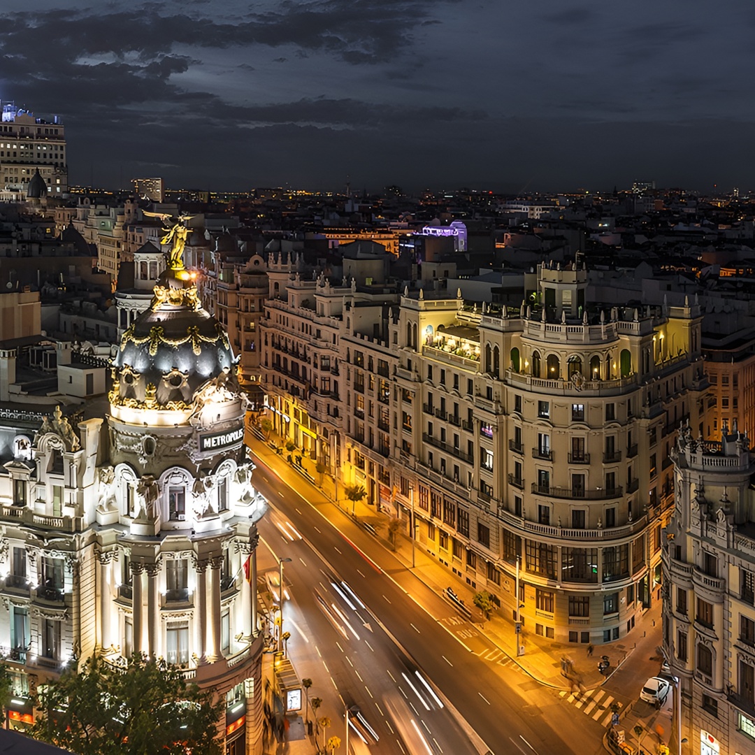 Excursión a pie por la noche de Madrid y espectáculo flamenco opcional en Madrid