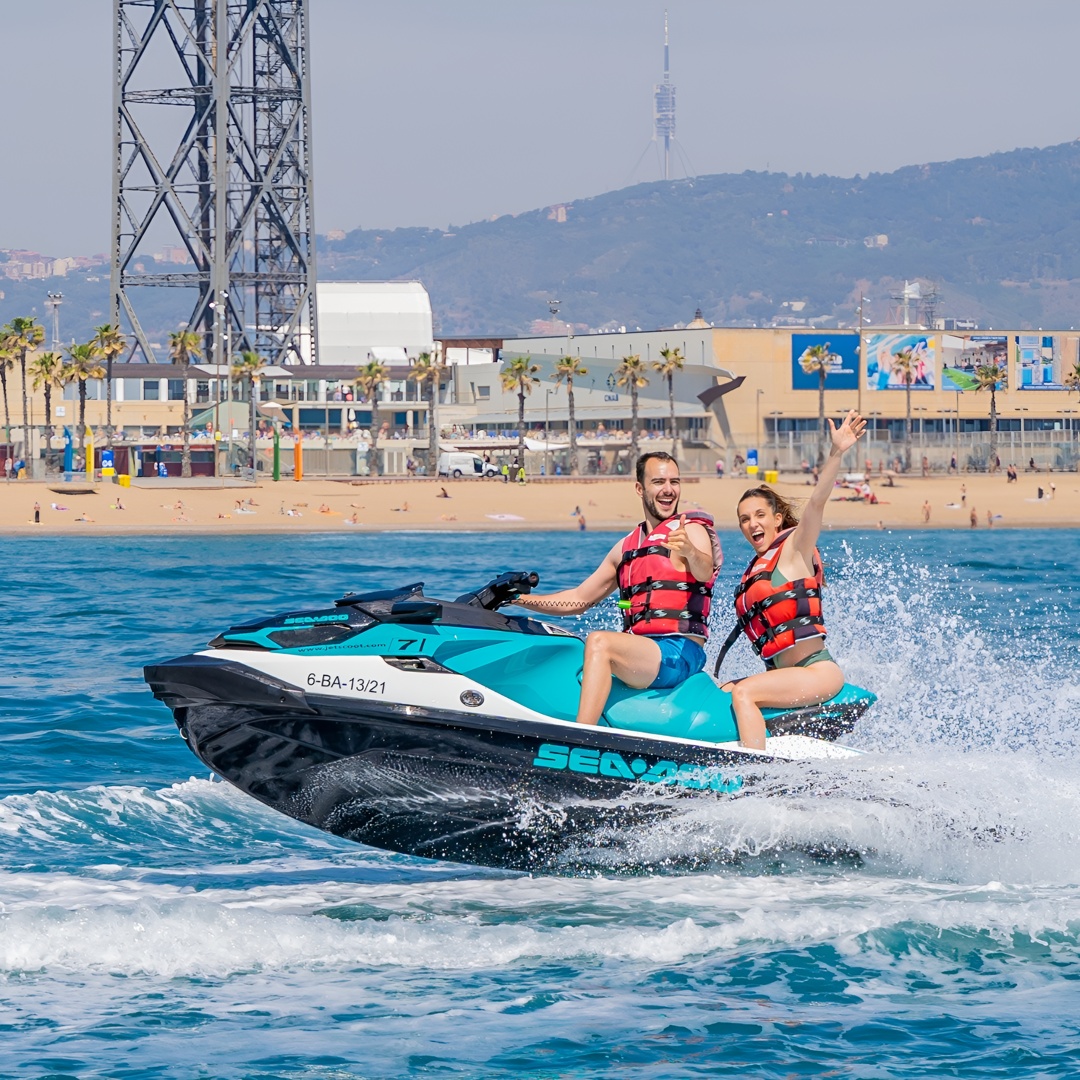 Conduce una moto de agua sin licencia en Barcelona en Cataluña
