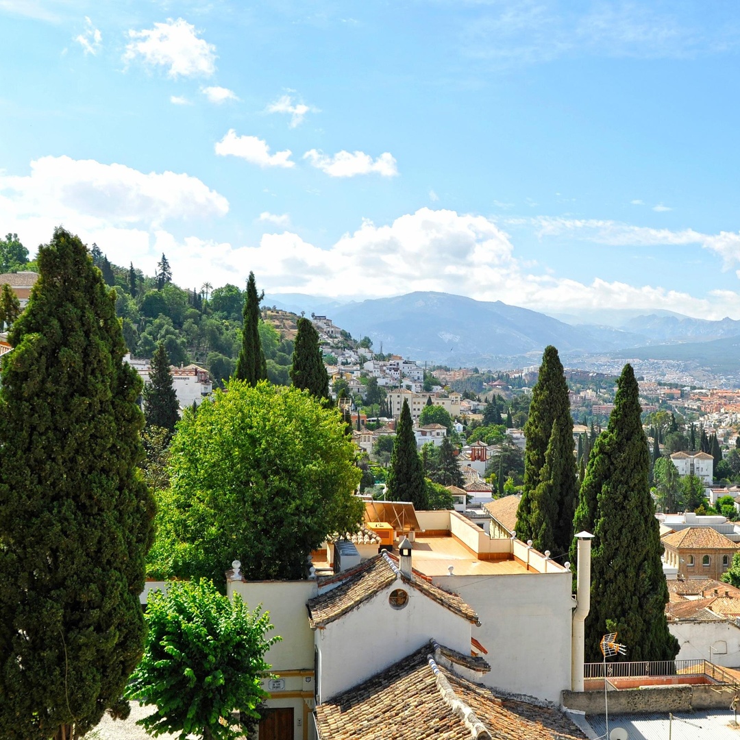 El barrio del Realejo de Granada : Un recorrido autoguiado por el casco antiguo en Granada