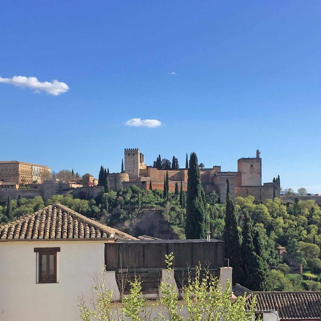 Lugares icónicos del Albaicín y el Sacromonte: un recorrido de audio autoguiado en Granada
