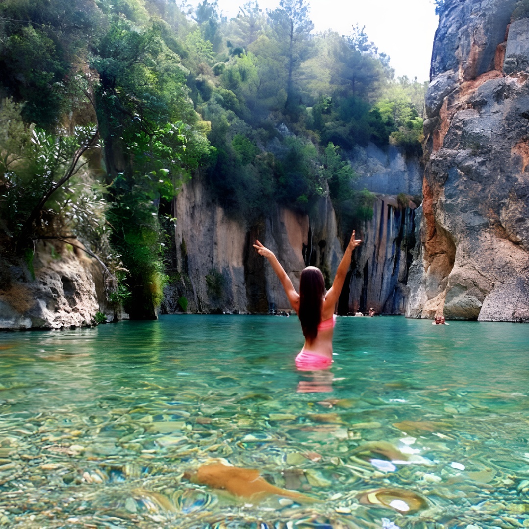 Desde Valencia: Tour en aguas termales de Montanejos y cascada en Valencia