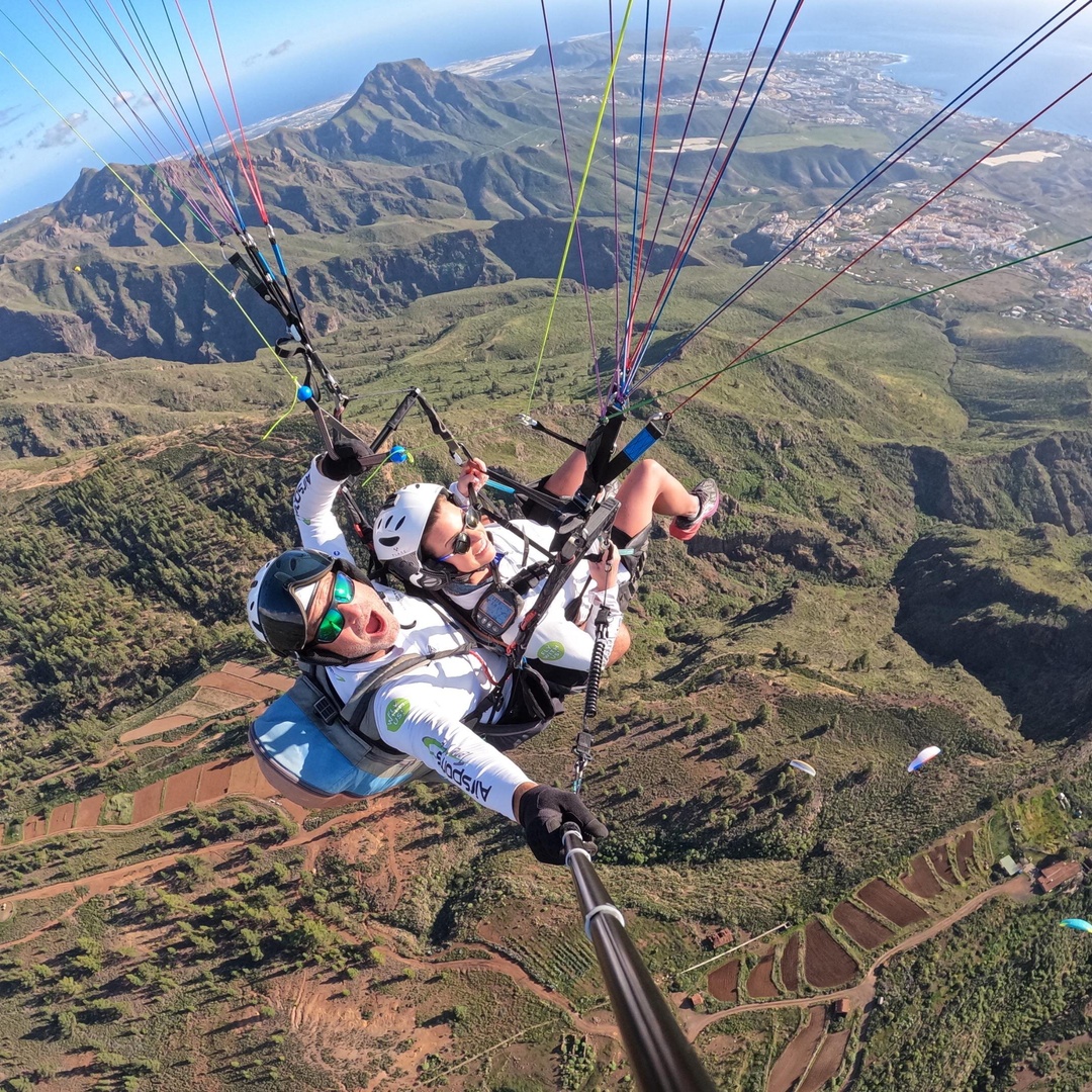 Vuelo en Parapente Bronce en Tenerife Sur con Recogida en Tenerife