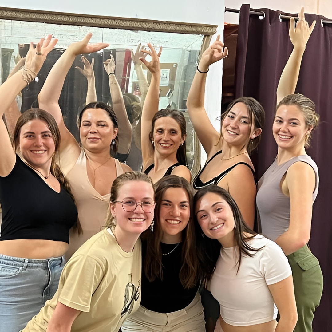 Aprende a bailar flamenco desde cero: divertida clase de baile para principiantes en Sevilla