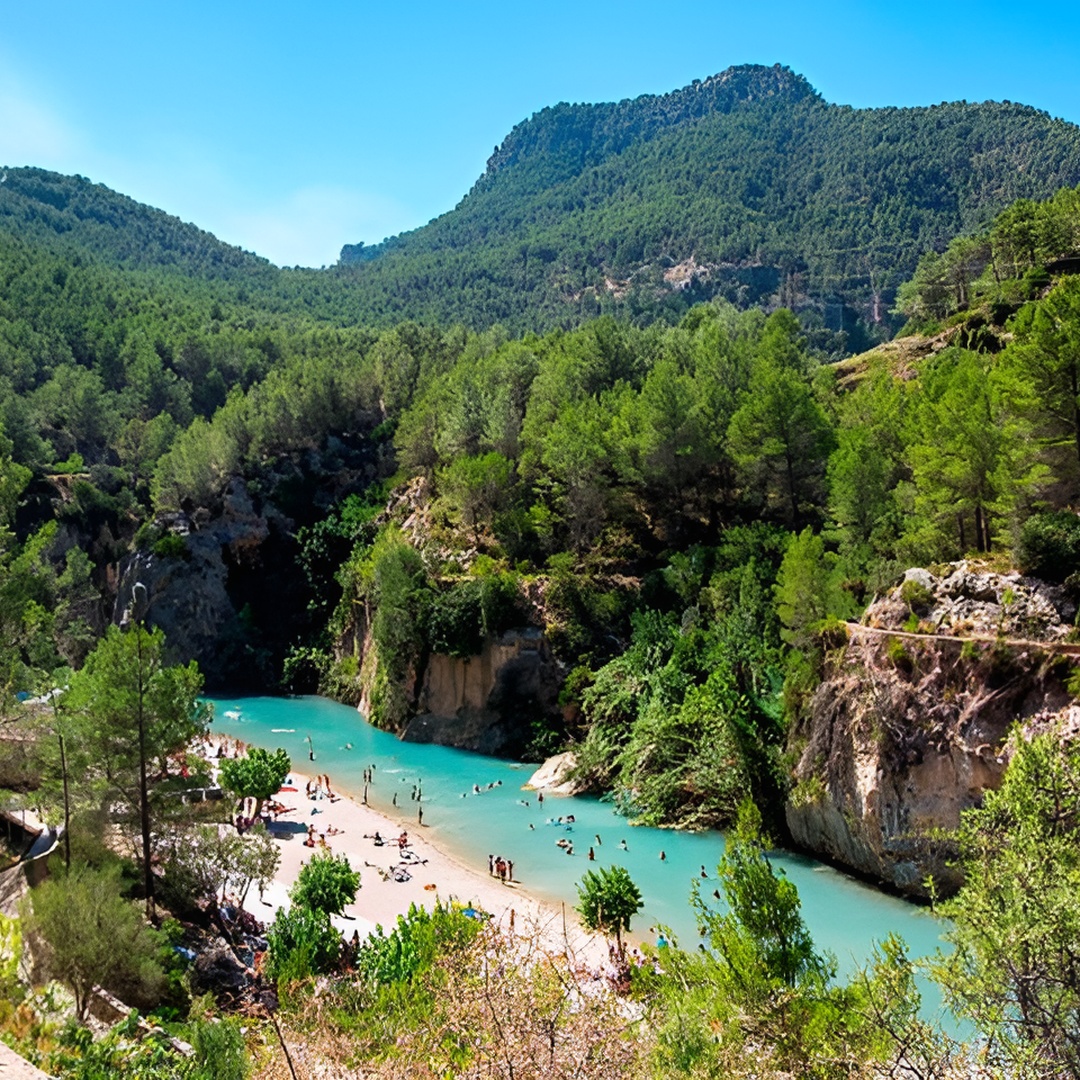 Excursión de un día a Valencia con natación y senderismo en Montanejos en Valencia