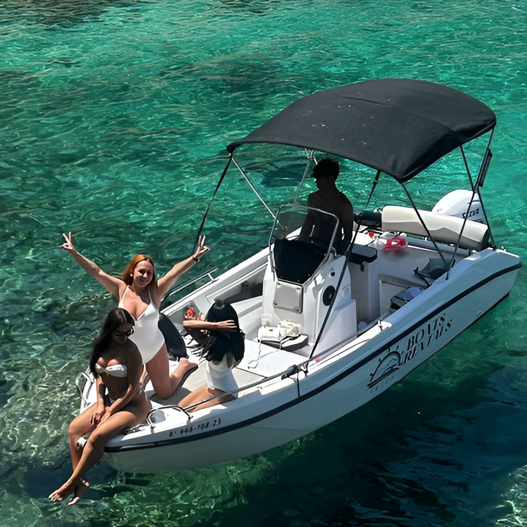 Alquiler de barco sin licencia Trimarchi Nica 53S en Ibiza