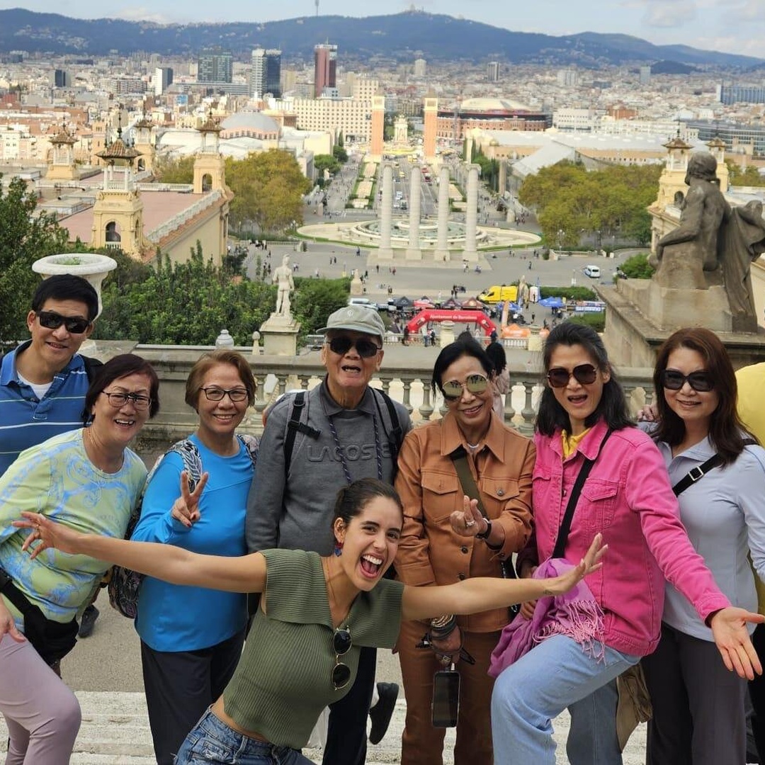 Barcelona: tour en grupo reducido por el casco antiguo, el castillo de Montjuic y el teleférico en Barcelona