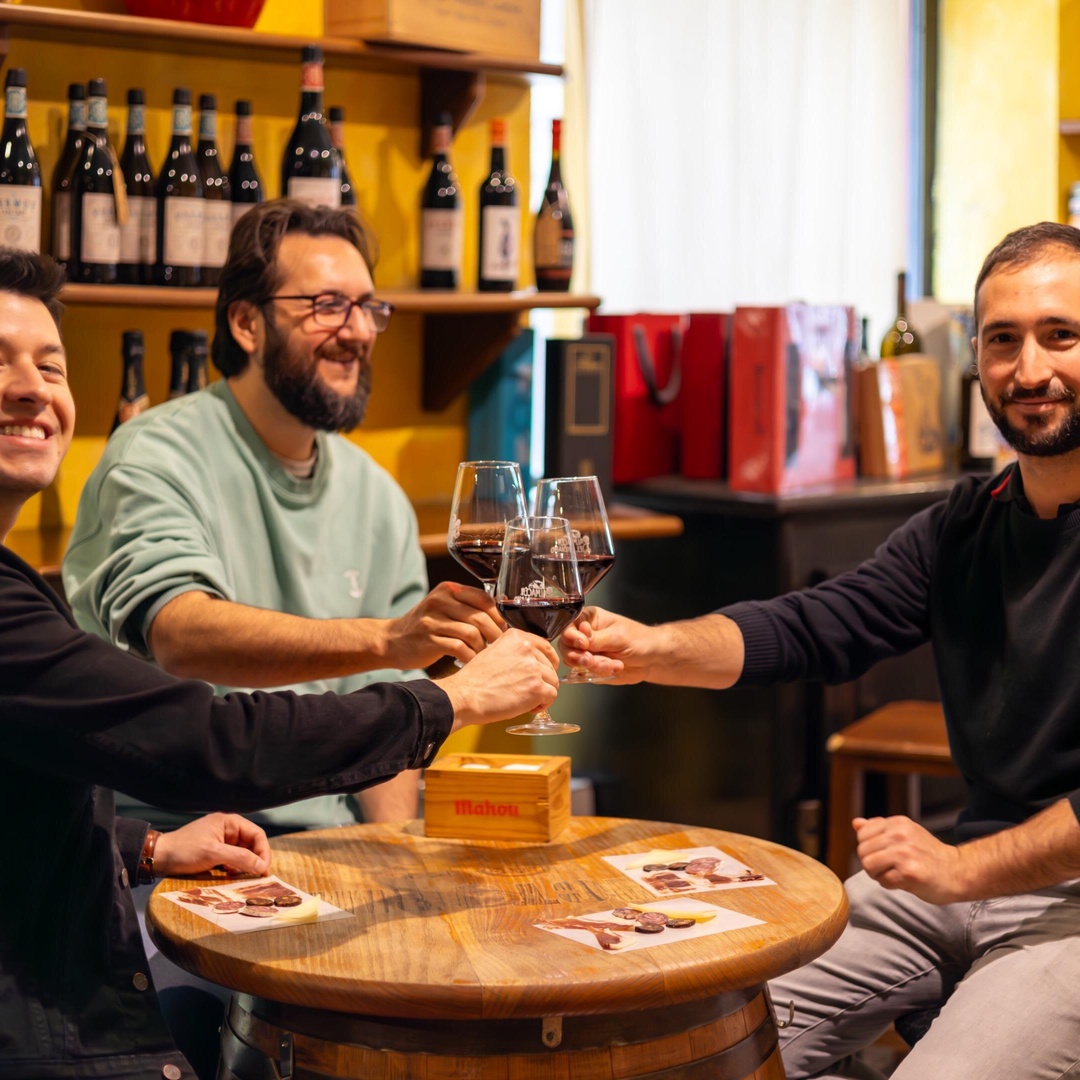 Tour gastronómico de Málaga con 12 + Degustaciones : Tapas, Aceite de Oliva, Jamón & Más en Málaga