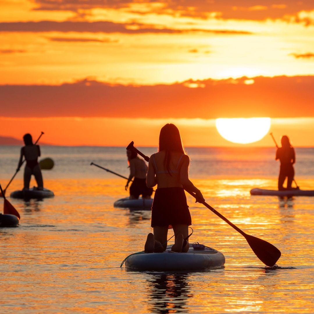 Barcelona : Sunrise Paddle Surf con Instructor y Fotos en Barcelona