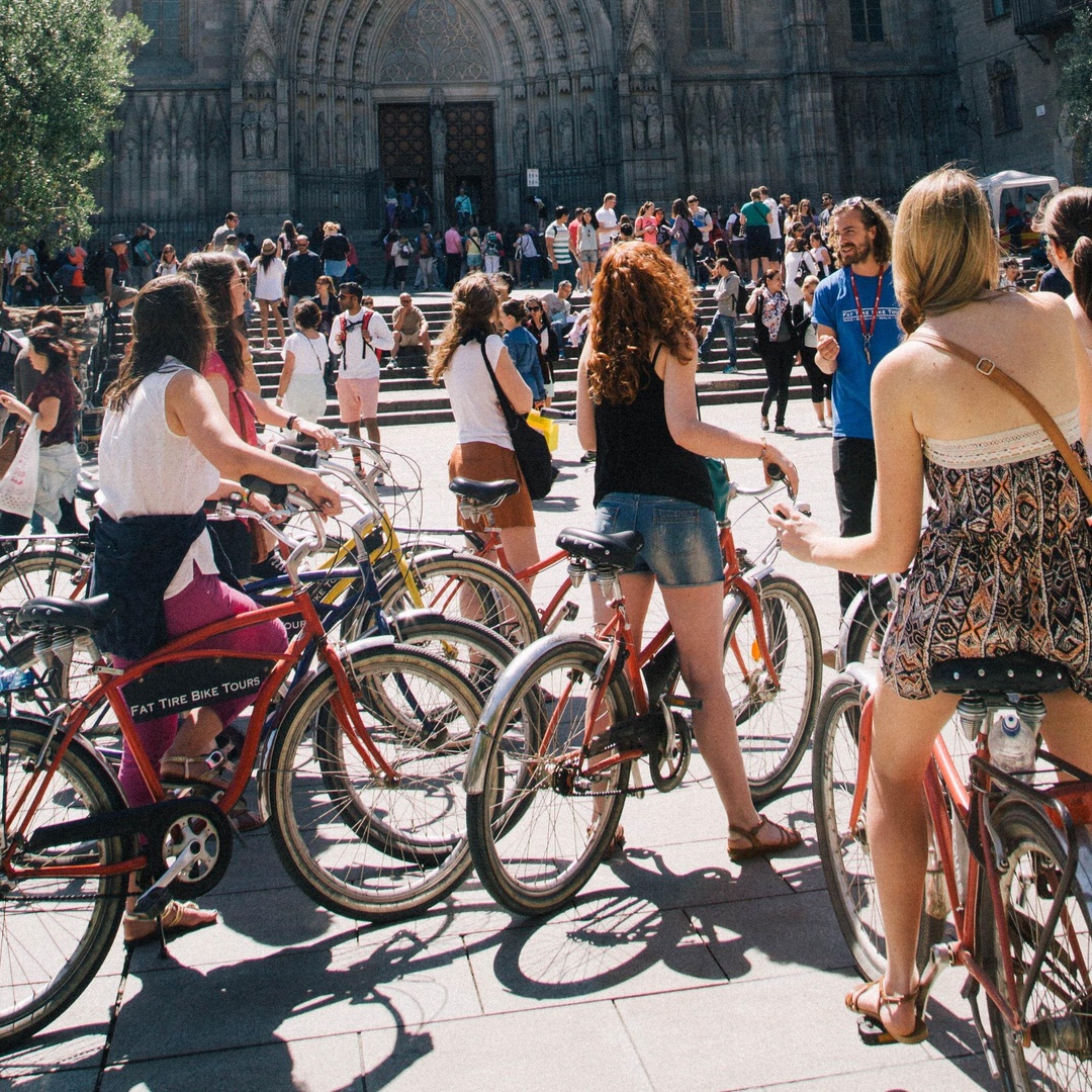 Alquiler de bicicletas en Barcelona para grupos y familias con mapa en Barcelona