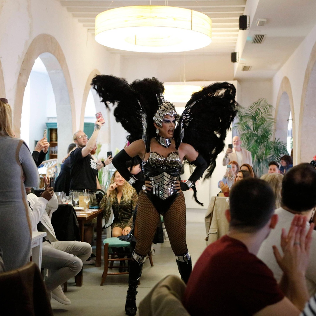 Drag Brunch Mallorca – Glamuroso espectáculo drag y brunch en Palma en Mallorca