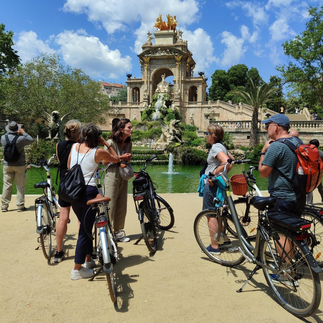 Barcelona: Recorrido en bicicleta o eBike, lugares de interés y puntos de vista locales en Barcelona