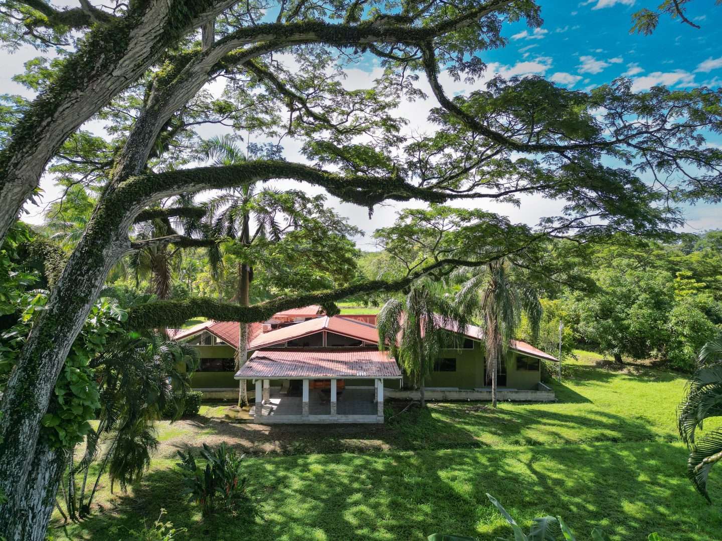 5 Bedroom House for Sale Minutes Away from Quepos Marina Pez Vela