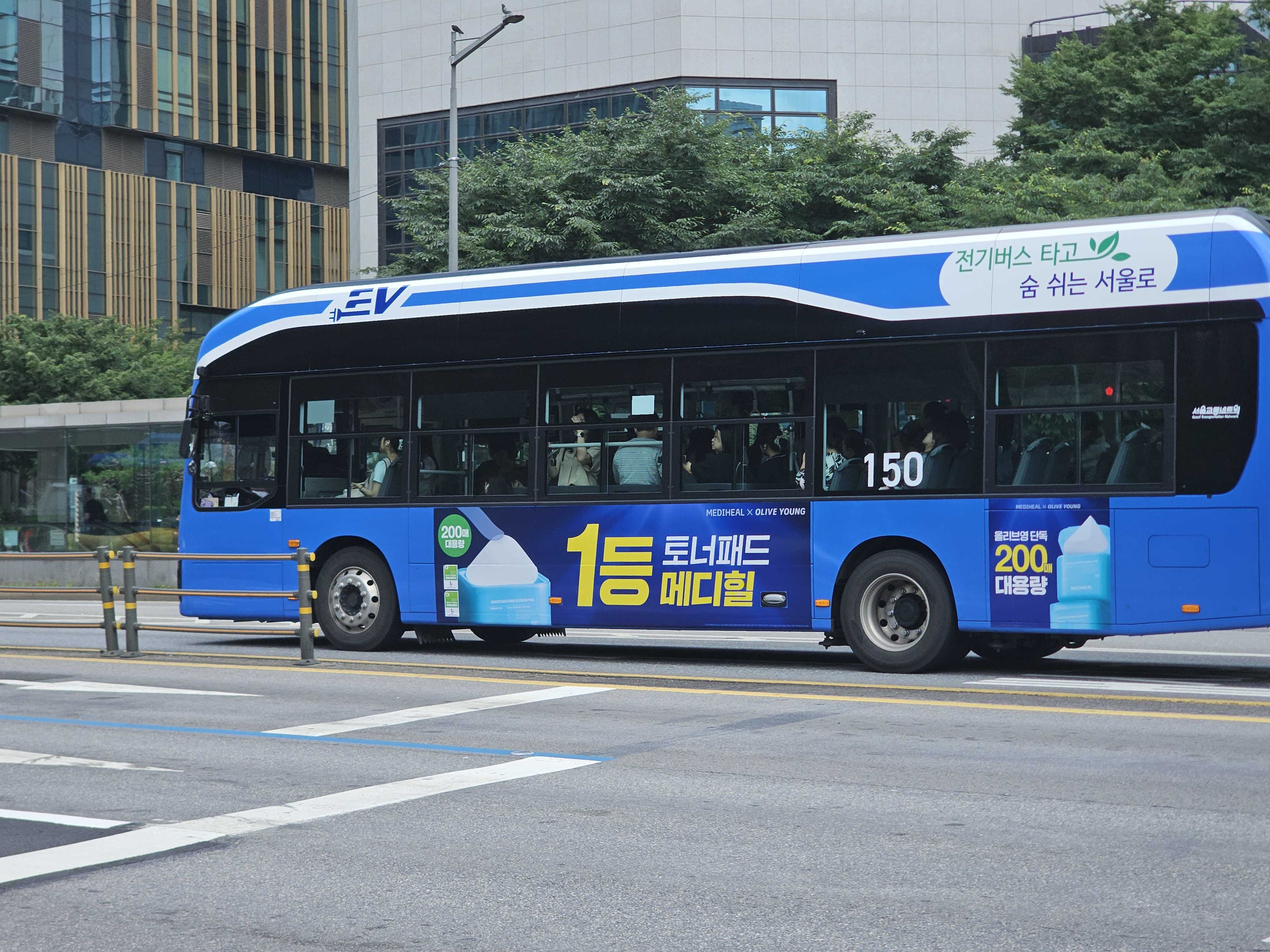 ‘1등 토너패드 메디힐’ 버스 래핑 광고, 대표성의 근거를 크게 보여주는 OOH 크리에이티브