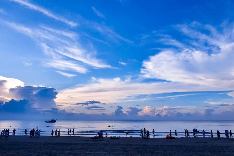 Stranden in Hanoi - Reisgids Vietnam - Travel S Helper