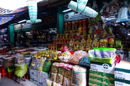 Binh Tay Market