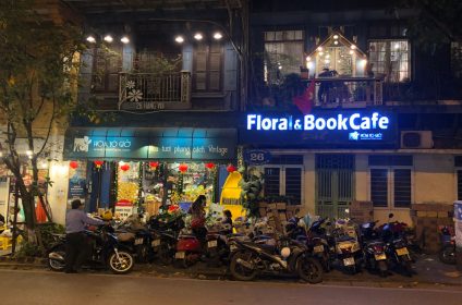 Floral & Book Cafe - by Hoa10Gio