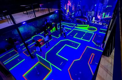 Glow Up Minigolf Cafe