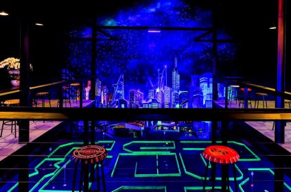 Glow Up Minigolf Cafe