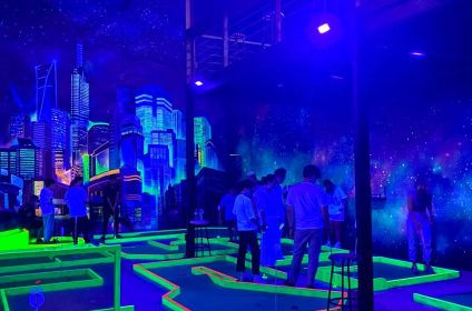 Glow Up Minigolf Cafe