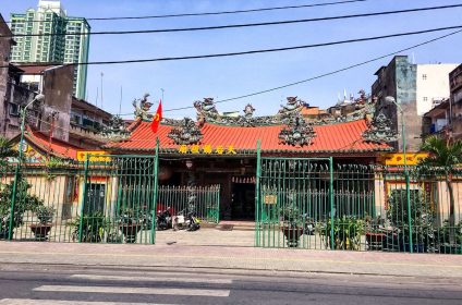 Ha Chuong Hoi Quan Pagoda