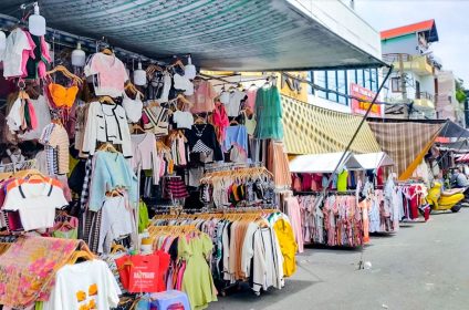 Hanh Thong Tay Market