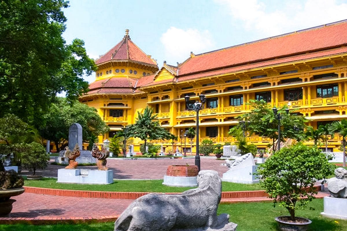 Ханой музеи. Национальный музей Ханой. Museum of Vietnamese History Хошимин. Ханой французский квартал. Национальный музей истории Вьетнама - Ханой - 1920x1080.