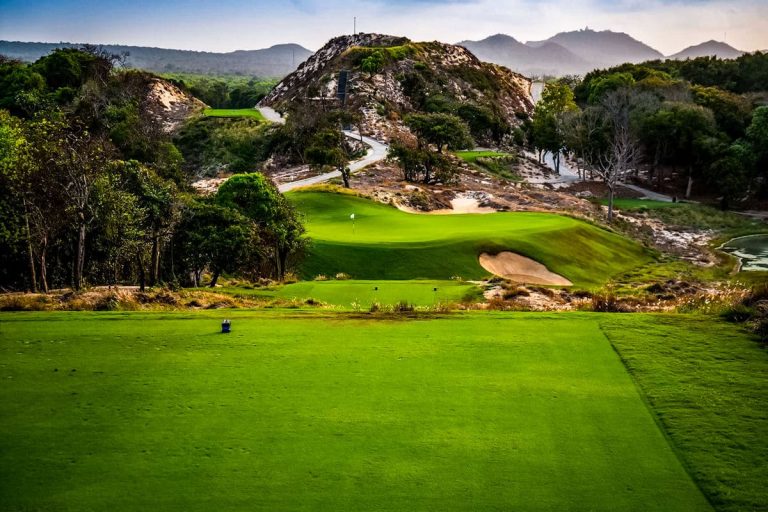 Hole 2 - The Bluffs Grand Ho Tram Strip