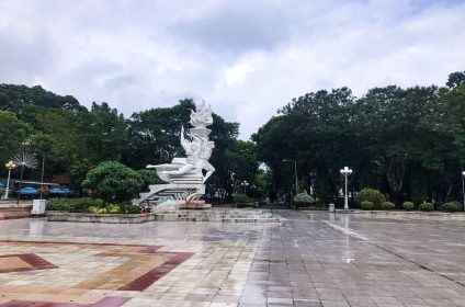 Le Van Tam Park