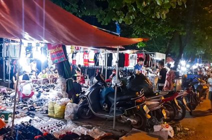 Linh Nam Night Market