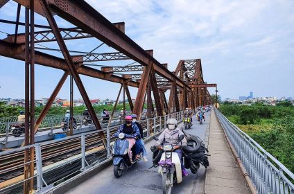 Long Bien Bridge