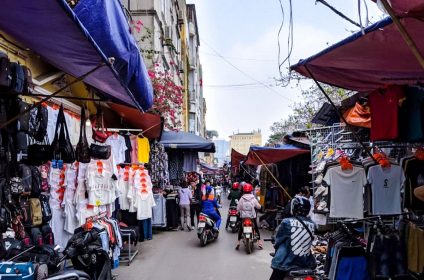 Nha Xanh Night Market