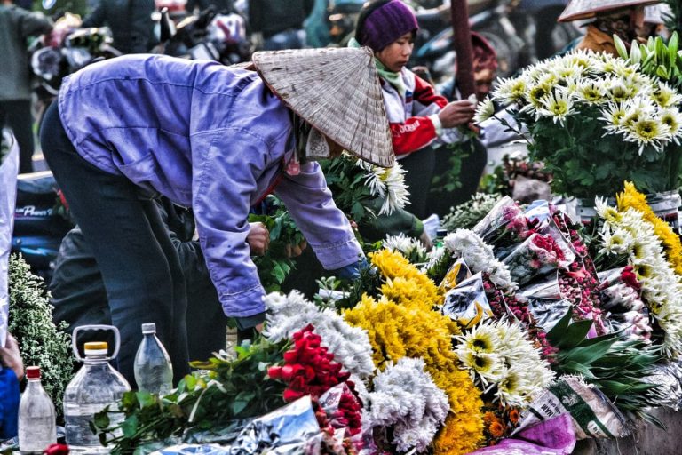 Quang Ba Flower Market