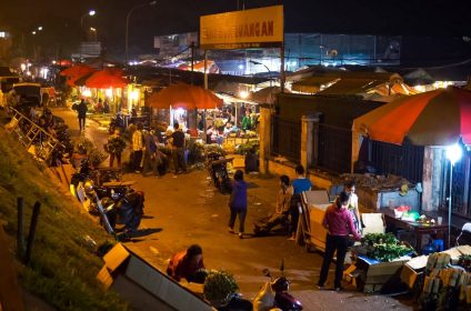 Quang Ba Flower Market