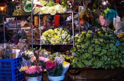 Quang Ba Flower Market