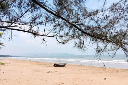 Quynh Bang Beach