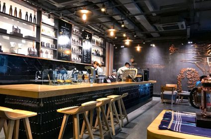 Starbucks Reserve Bar Nha Tho