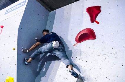 Vertical Academy - Climbing Gym