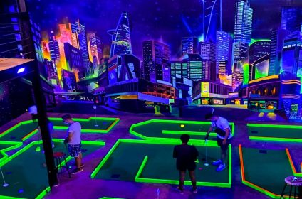 Glow Up Minigolf Cafe