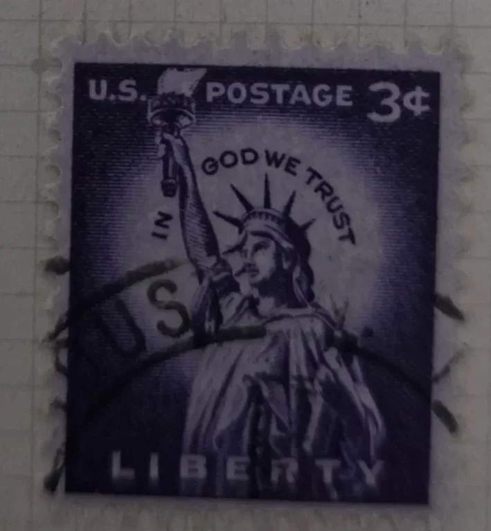 United States 1954 3¢ Statue of Liberty 3c 1954 stamp, photographed by a collector