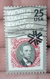 United States 1989 25 USA World Stamp Expo 89 Lincoln 25c stamp, photographed by a collector