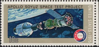 Another photo of the United States 1975 10c The Sn . Spacecraft before docking, Earth & project emblem) stamp