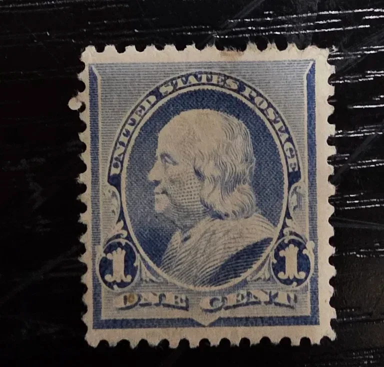 United States 1895 1c Benjamin Franklin stamp, photographed by a collector
