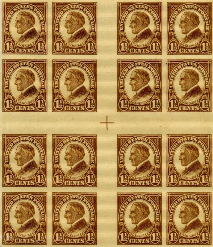 United States 1925 1½ cents HardingMemorial Gutters stamp, photographed by a collector