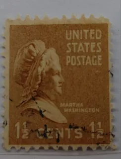 Another photo of the United States 1938 1 1/2 cents Martha Washington stamp