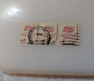 United States 1977 4c Americana stamp, photographed by a collector
