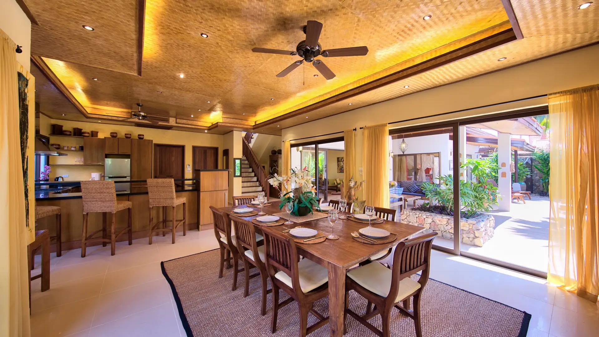 3 Bedroom Beachside Villa in Koh Samui