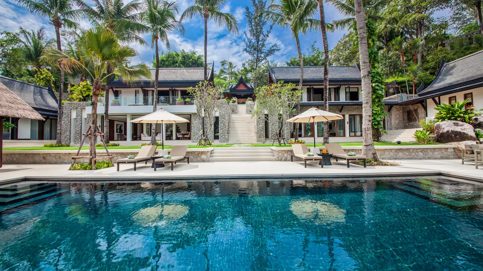 Peaceful 6 BR Beachfront villa in Phuket