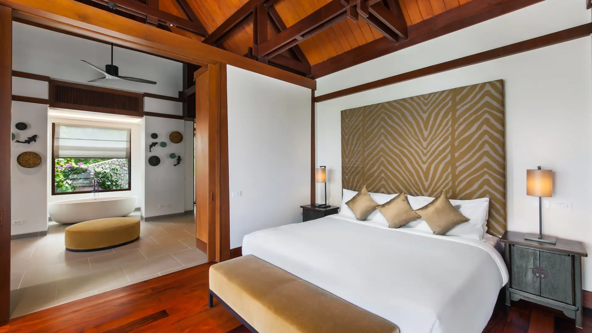 Peaceful 6 BR Beachfront villa in Phuket